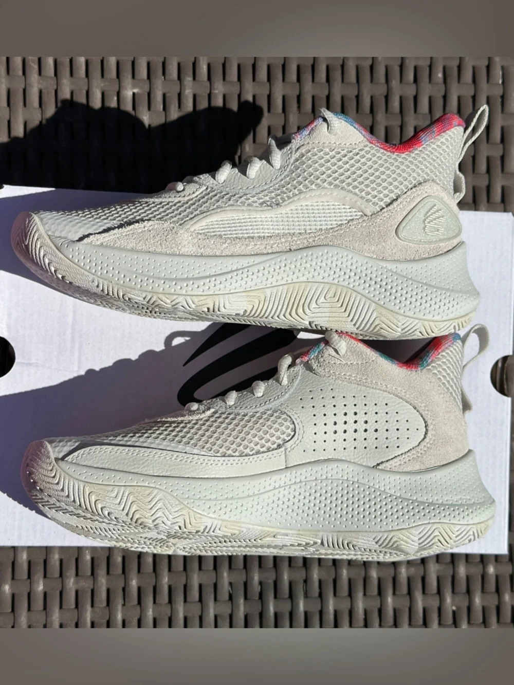 Under Armour GS Curry 3Z Mid Beige Youth Casual Basketball Sneaker Size 4Y NEW